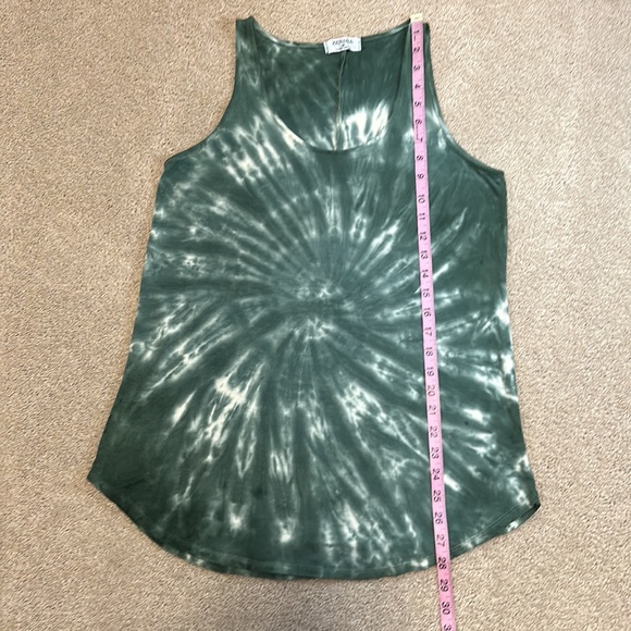 Zenana green tie-dye flowy tank size M - Picture 10 of 10